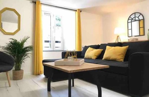 Neufchateau Appartement | Charmant Gîte à Neufchâteau Proche Domrémy-la-Pucelle - FR-1-589-797