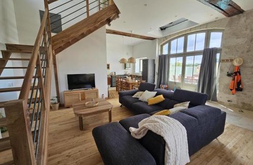 Avon-les-Roches Maison | Charmant Gîte 6 Pers avec Piscine Privée et Jardin, Avon-les-Roches - FR-1-381-629