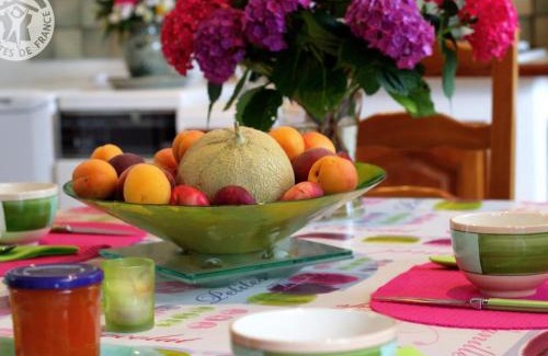 Bussieres Maison | Charmant gîte avec jardin, WiFi, animaux admis - FR-1-496-90