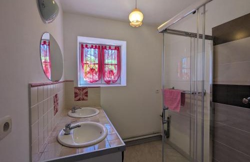 Mauvieres Maison | Charmant gîte rénové en Berry avec grand terrain, cheminée, et proximité UNESCO et thermes - FR-1-591-212