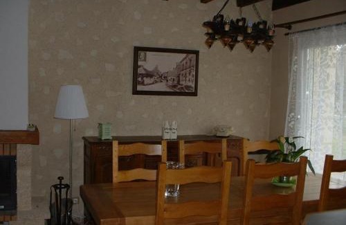 Houssay Maison | Charmant gîte restauré, idéal famille, entre Vendôme et Lavardin, avec cheminée, jardin, et jeux enfants - FR-1-491-374