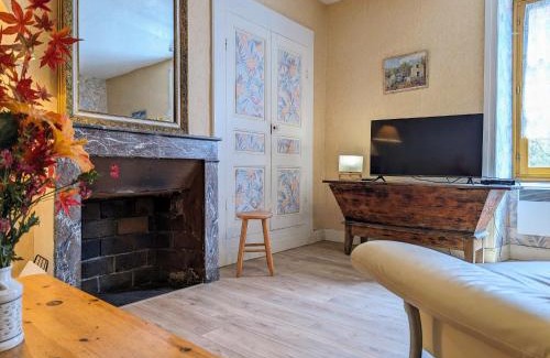 Saint-Didier-sur-Doulon Maison | Charmant Gîte Indépendant au Coeur d'un Village de Campagne avec Cour Fermée - FR-1-582-222
