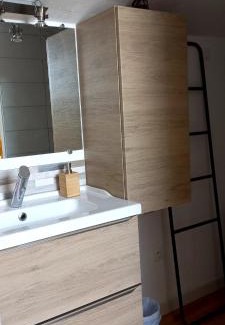 Salinelles Appartement | Charmant logement avec terrasse