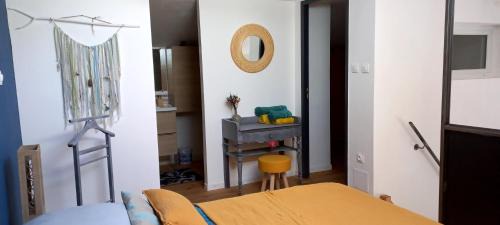 Salinelles Appartement | Charmant logement avec terrasse