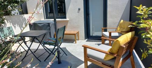 Salinelles Appartement | Charmant logement avec terrasse