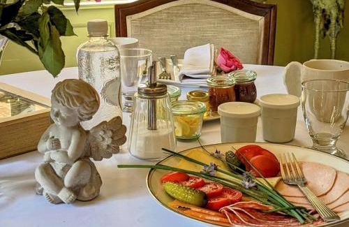 Saulx Lit Et Petit-Déjeuner | Charmant logement à Saulx - FR-1-583-235
