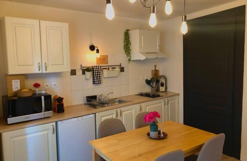 Saint-Claude Appartement | Charmant logement & terrasse au centre historique