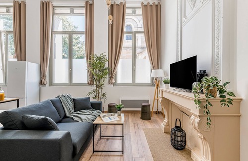 Centre Ville Appartement | Charmant & spacieux appartement en cœur de ville de Saint-Etienne - 6 personnes.