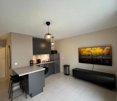 Bussy-Saint-Georges Appartement | Charmant studio en résidence avec parking