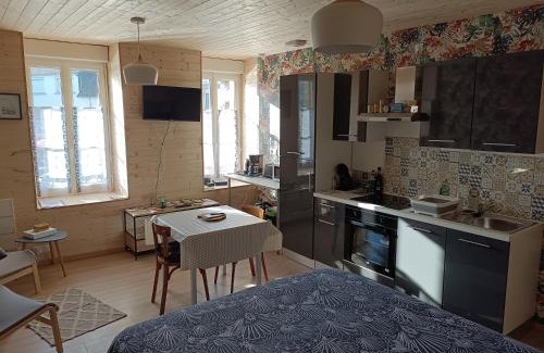 Chateauneuf-du-Faou Appartement | Charmant studio proche canal.