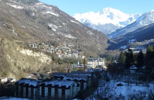 Brides-les-Bains Appartement | Charmant studio avec balcon et parking - Proche centre et Thermes - 4 pers. - FR-1-512-79
