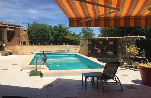 Sernhac Appartement | Charmant studio avec piscine partagée à Sernhac - 30 m²