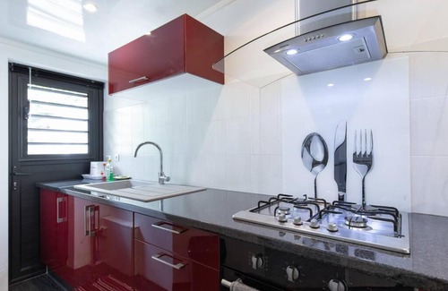 Sainte-Suzanne Appartement | Charmant Studio Climatisé à Sainte Suzanne.