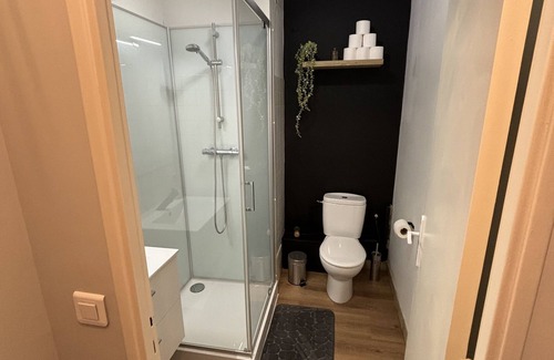 Paron Appartement | Charmant studio face a la gare