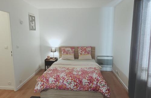 La Celle-sous-Gouzon Appartement | Charmant Studio Savigny-Le-Temple Nandy