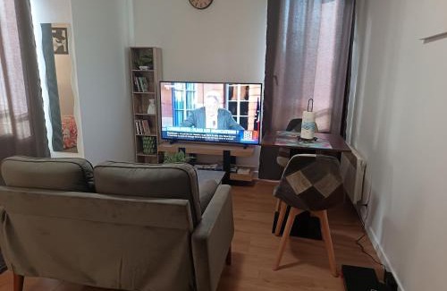 La Celle-sous-Gouzon Appartement | Charmant Studio Savigny-Le-Temple Nandy