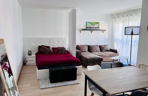 Meaux Appartement | Charmant studio : Proche Paris et Disneyland !