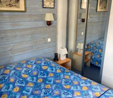 Bielle Appartement | Charmant T2 au pied des montagnes avec balcon et piscine