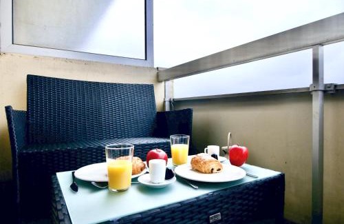 Saint-Cyr-l'Ecole Appartement | Charmant T2 avec Terrasse - Gare à 100m et parking gratuit