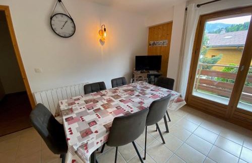 Saint-Jean-de-Sixt Appartement | Charmant T2 + cabine avec balcon orienté sud à Saint-Jean-de-Sixt, proche de La Clusaz - FR-1-459-209