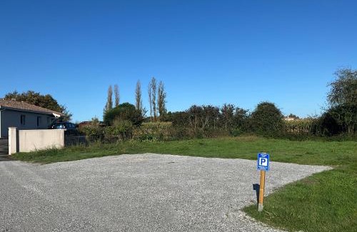 Saint Sever Appartement | Charmant T2, Cl 3 étoiles, 4 Lits, 4 personnes et 1enfant, parking et terrasse