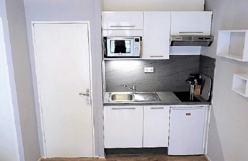 Bagneres-de-Luchon Appartement | T2 centre ville, moderne, terrasse, parking, commerces