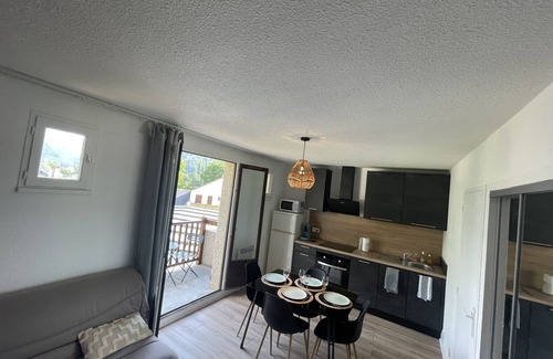 Bielle Appartement | Joli 2 Pièces, vue montagne et piscine couverte