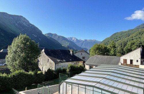 Bielle Appartement | Joli 2 Pièces, vue montagne et piscine couverte