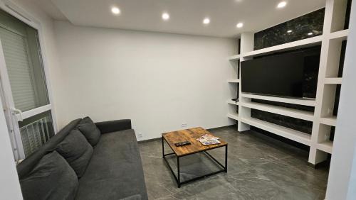 Saint-Fons Appartement | Charmant T3 Lumineux Confort
