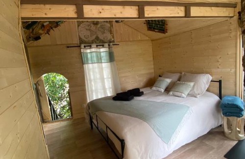 Saintry-sur-Seine Chalet De Ski | Charmante cabane perchée
