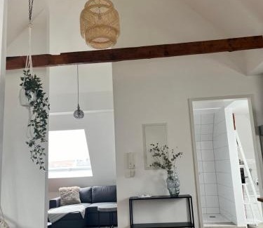 Lage Appartement | Charmante Dachgeschosswohnung in Lage