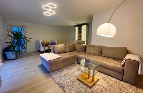 Wiehl Appartement | Charmante Doppelhaushälfte mit geräumiger Wohnung und Sonnenterrasse in Wiehl