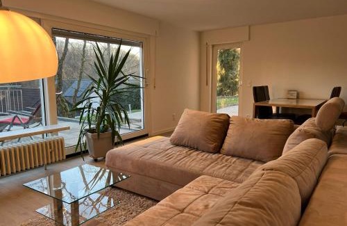 Wiehl Appartement | Charmante Doppelhaushälfte mit geräumiger Wohnung und Sonnenterrasse in Wiehl