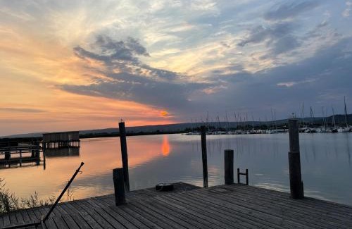 Jois Appartement | Charmante Ferienwohnung mit Segelmöglichkeit