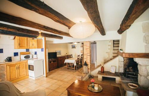 Montpezat-de-Quercy Maison | "Charmante maison de ville" au coeur de la cité médiévale