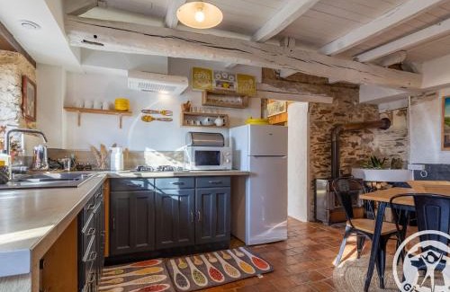 Ombree d'Anjo Maison | Charmante maison en Anjou Bleu, 2 pers, terrasse, poêle à bois, équipements bébé, cuisine équipée - FR-1-622-72