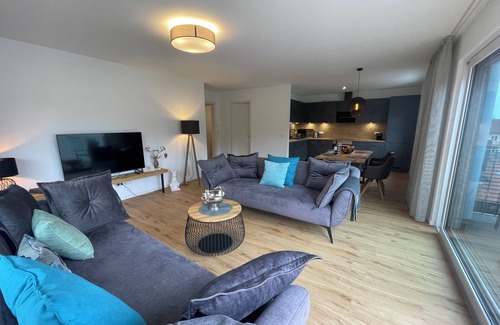 Fuessen Appartement | Charmante Neubau Ferienwohnung mit Schloß und Bergblick im Centrum von Füssen