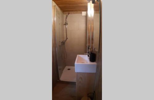 Saint-Cirgues-de-Prades Chalet De Ski | Charmante Roulotte atypique