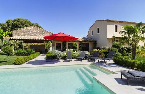 Eygalieres Maison | Charmante Villa à Eygalière avec Piscine, Jardin Arboré et Climatisation - FR-1-599-19