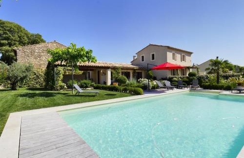 Eygalieres Maison | Charmante Villa à Eygalière avec Piscine, Jardin Arboré et Climatisation - FR-1-599-19
