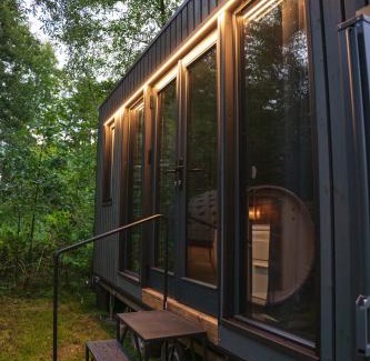 Kloster Lehnin Appartement | Charmantes Tiny House am See mit Outdoor-Sauna