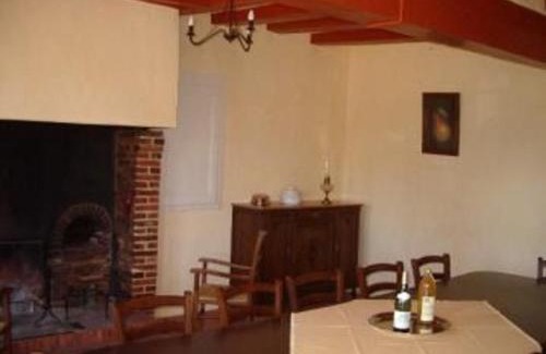 Berfay Maison | Charme du XVIIe avec grand terrain clos, dépendances restaurées, jardin, garage fermé et équipements divers - FR-1-410-157