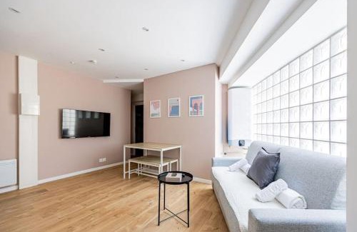 19th Arrondissement Appartement | Charme Parisien 6 Personnes, 2 chambres, 19ème