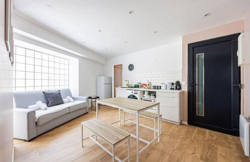 19th Arrondissement Appartement | Charme Parisien 6 Personnes, 2 chambres, 19ème