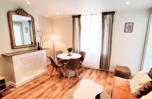 Lisieux Appartement | CHARME & VUE IMPRENABLE - Face au Jardin de L'Évêché