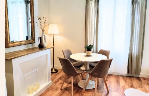 Lisieux Appartement | CHARME & VUE IMPRENABLE - Face au Jardin de L'Évêché