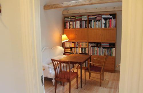 Espergaerde Appartement | Charmerende anneks tæt på strand