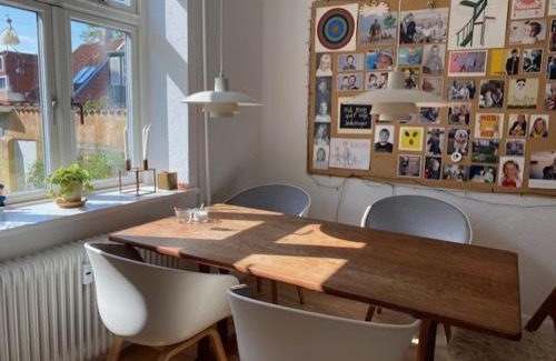 Indre by Appartement | Charmerende lejlighed i hjertet af Aarhus C