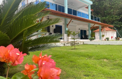 San Francisco de Macoris Maison | Charming 4-bedroom country house in San Francisco de Macorís with WiFi, AC