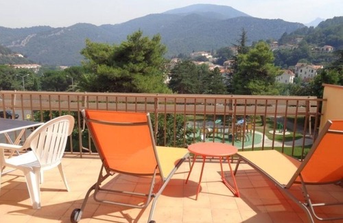 Amelie-les-Bains-Palalda Appartement | Charmant F1 avec terrasse et garage, proche cures et centre-ville d'Amélie-les-Bains.